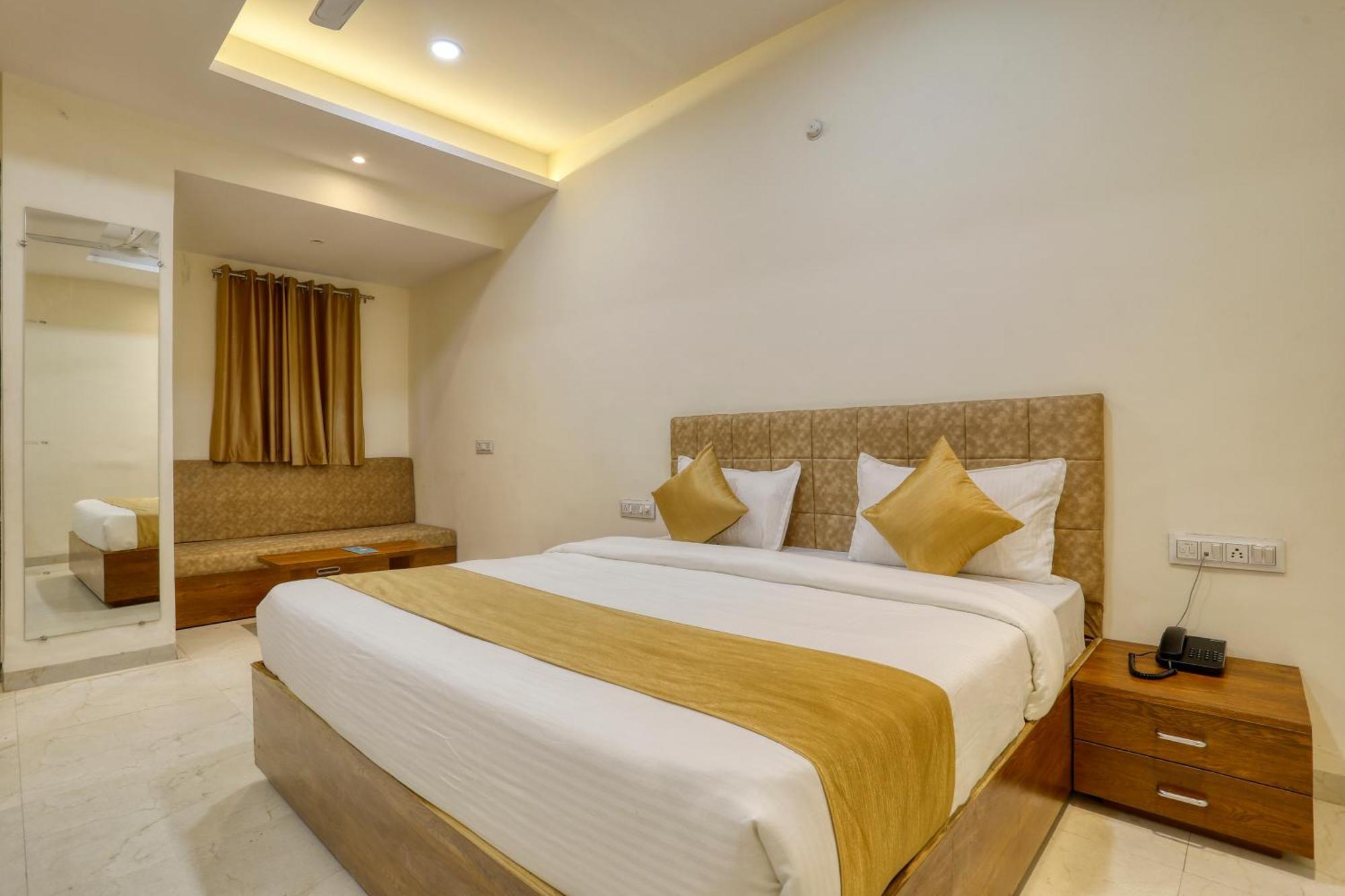 Hotel Konark Indore Eksteriør billede